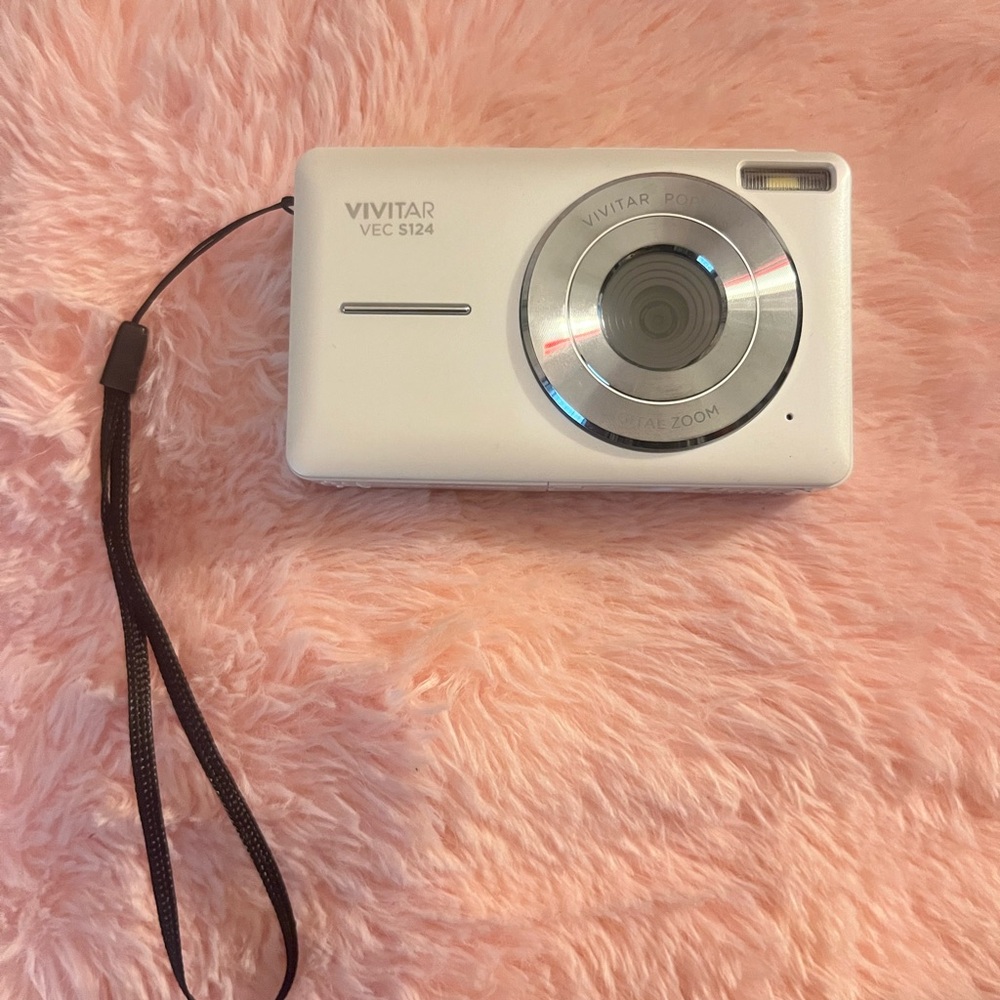 Vivitar VEC S124 White Digital Camera – Vintage Aesthetic – Works!